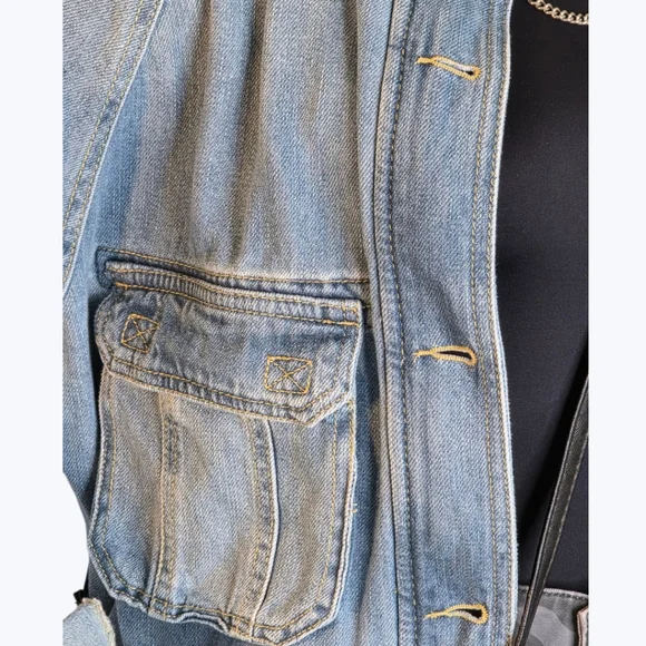 RISEN NWT Medium Wash Short Denim Jacket • Boxy Spring Layer • Size Small - Picture 6 of 9